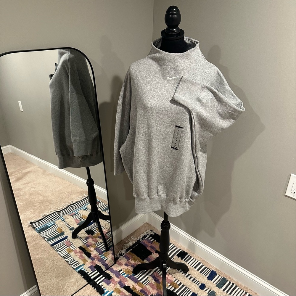 NWT SZM: Sportswear Fleece Oversized 3/4-Sleeve Sweatshirt Women’s Medium